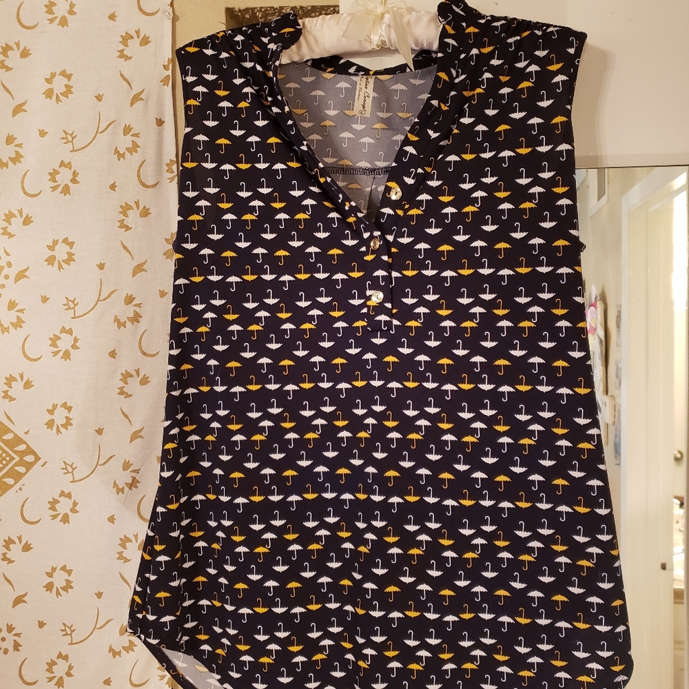 Sleeveless blouse